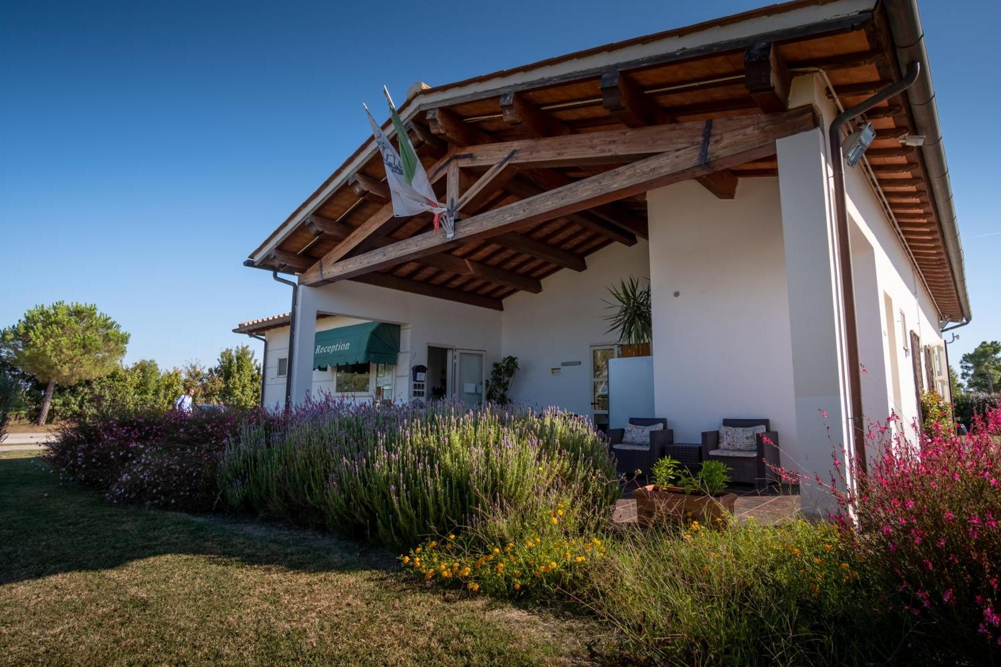 Residenza Principina Aparthotel Principina Terra Εξωτερικό φωτογραφία